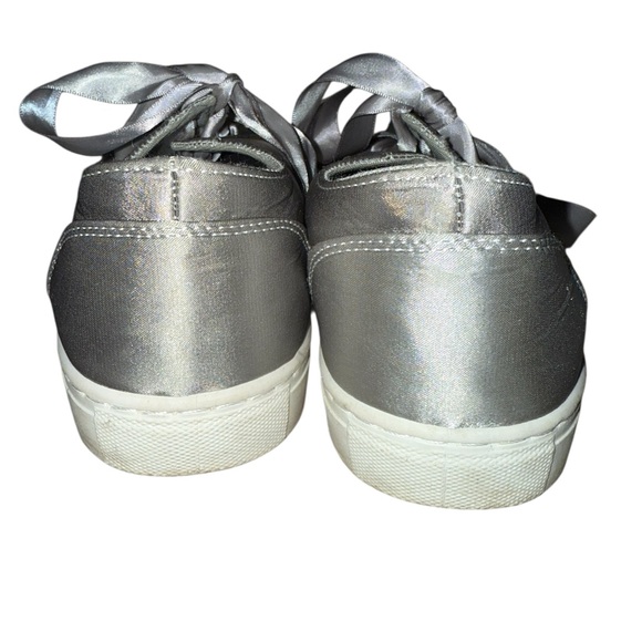 TOP Moda Silver Sneakers Comfortable Stylish Footwear size 7.5 - Picture 7 of 7